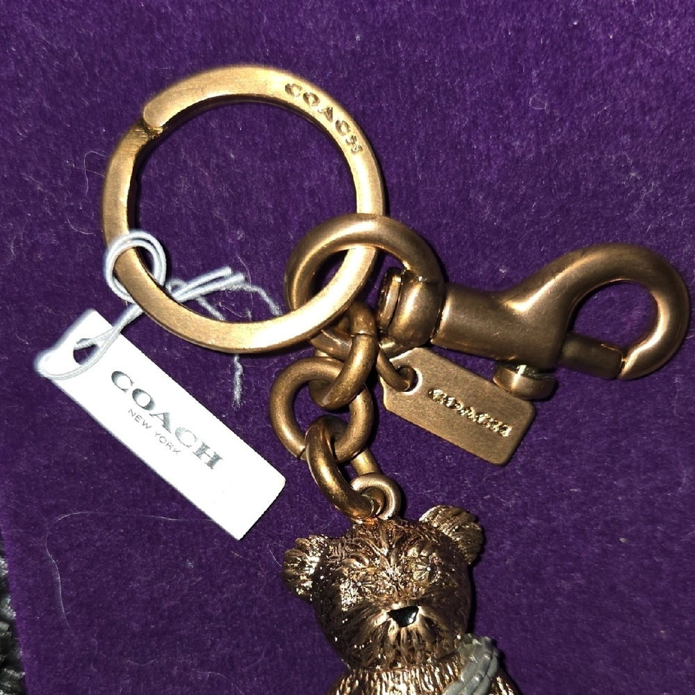 BNWT: Authentic Coach CHEWBACCA Bear Key Holder. - Picture 4 of 7
